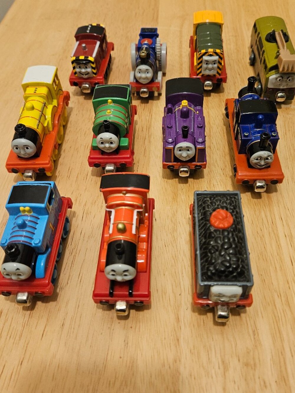 11 Thomas & Friends Train Diecast Magnet Connect Take-Along Wheels Engine Toy